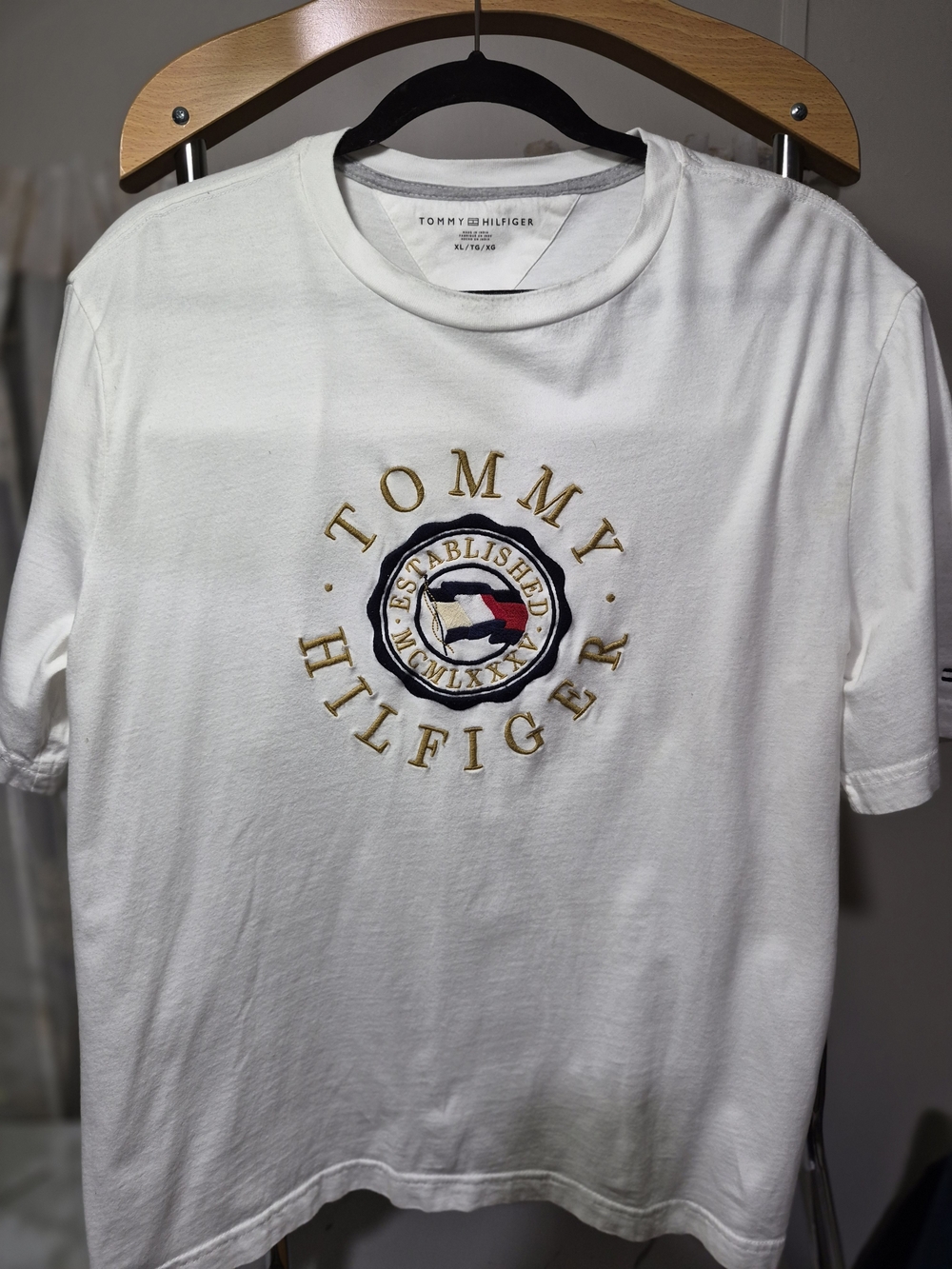 Tommy Hilfiger White Crewneck Tee with Gold Embroidered Crest